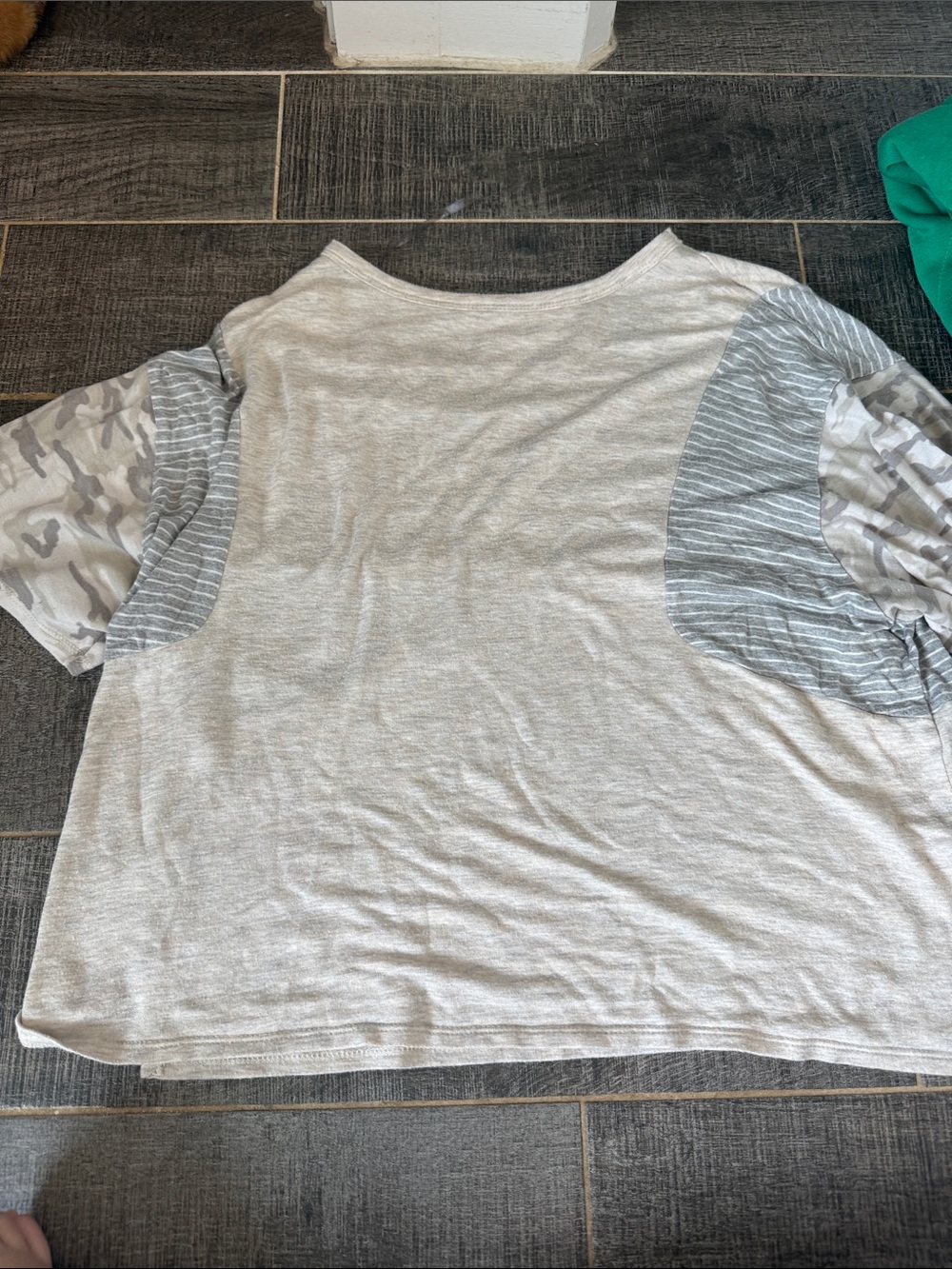 BKE Light Gray Short Sleeve Top with Striped & Camo Sleeve Accents